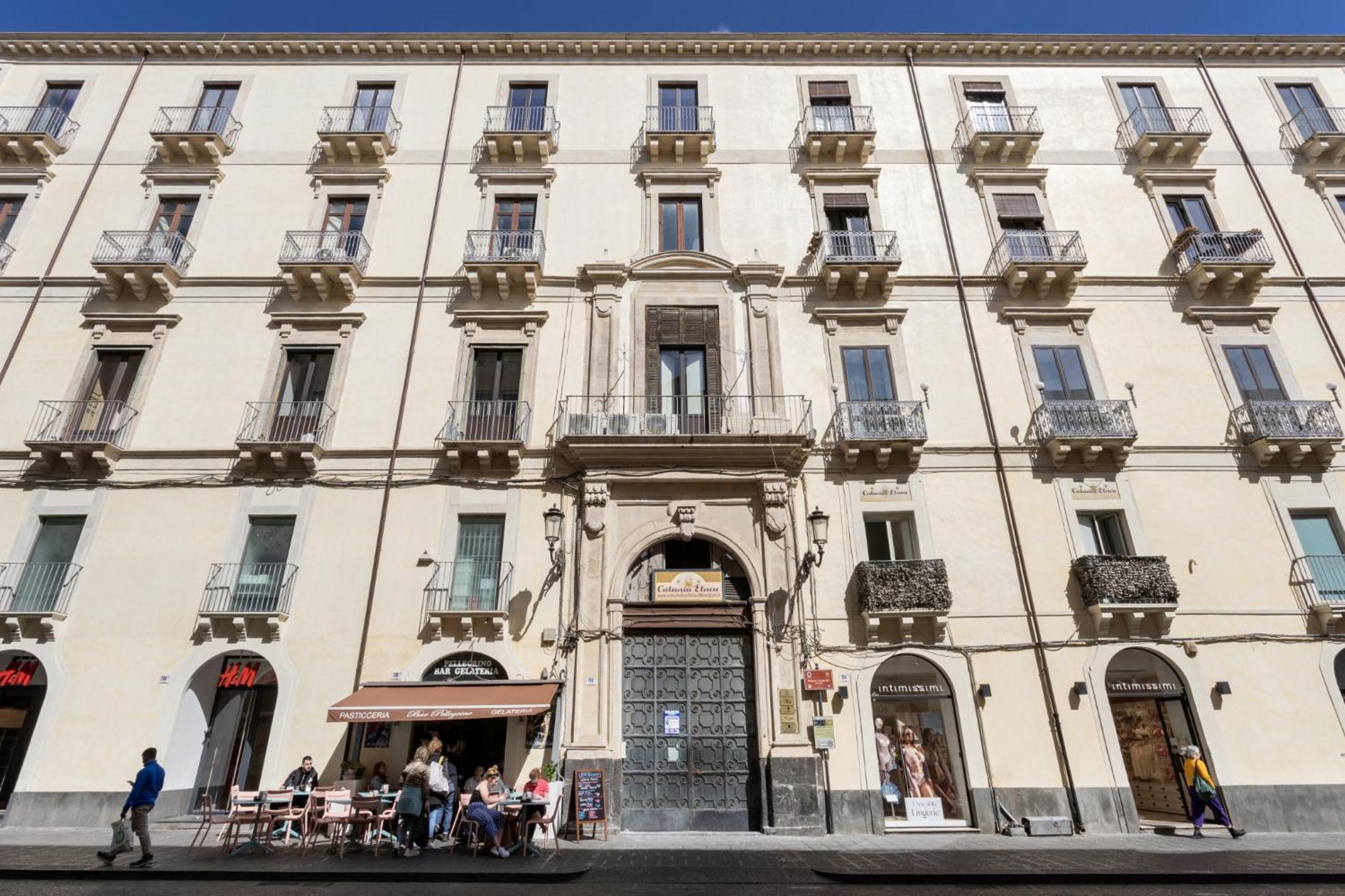 Palazzo Costarelli - Bed And Breakfast CTA Exteriör bild